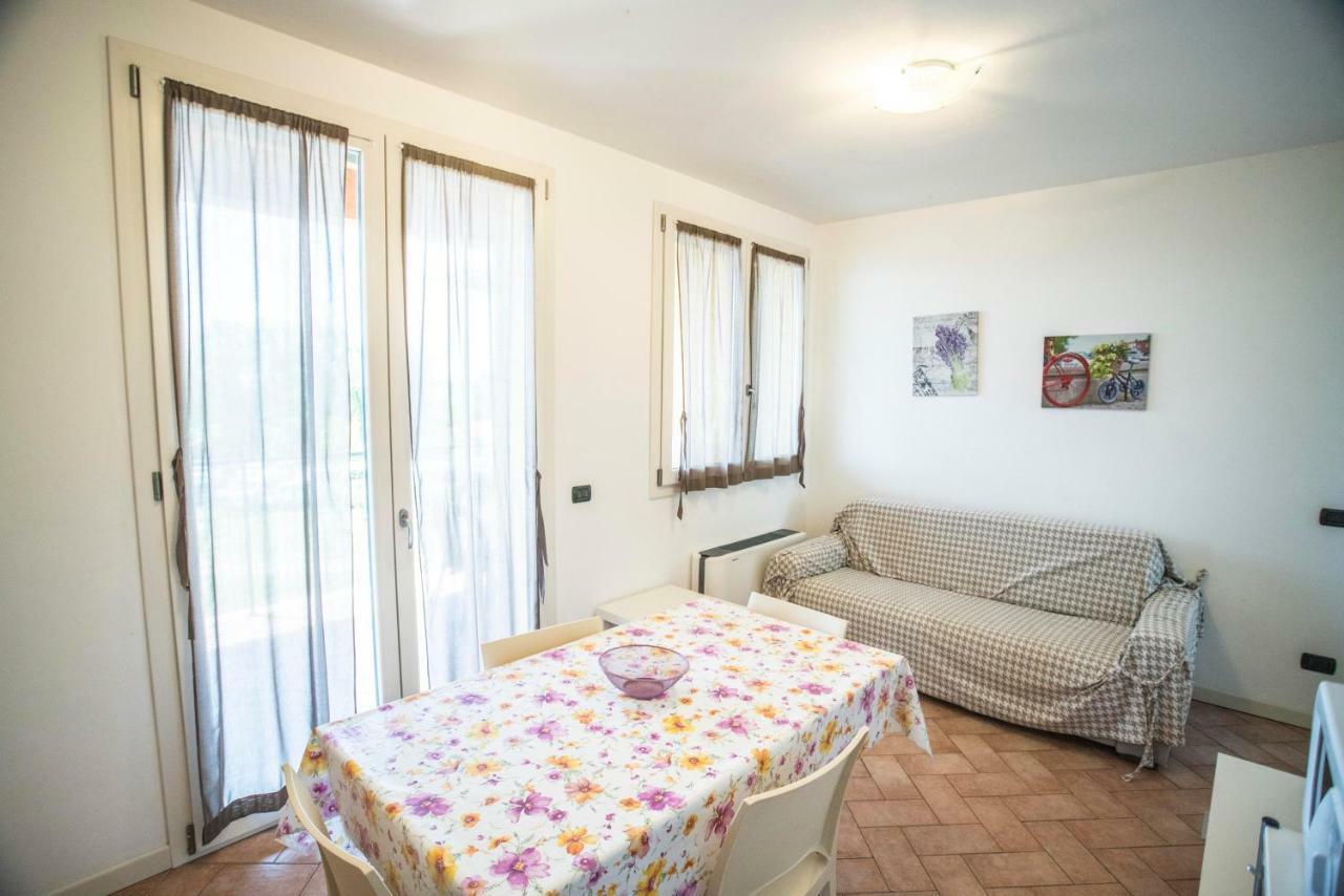 Residence Karina Moniga del Garda Екстериор снимка